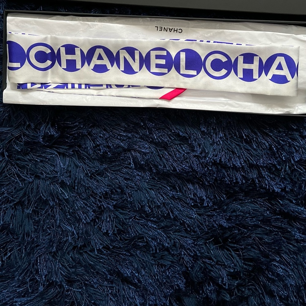 NEW CHANEL Blue, White, and Pink Silk Chanel Logo Twilly Scarf (New in Box) - Picture 2 of 9